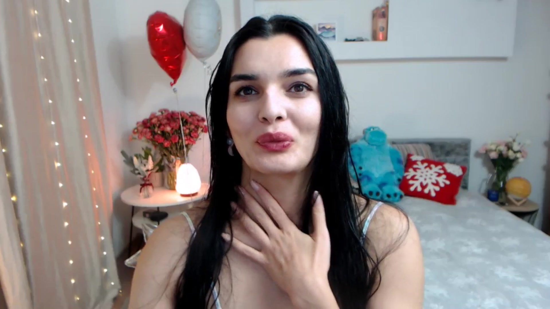 Gallery image thumbnail from Spicy_Eyes's myfreecams stream on, 12/28/2025, 16:57 image 8 of 20