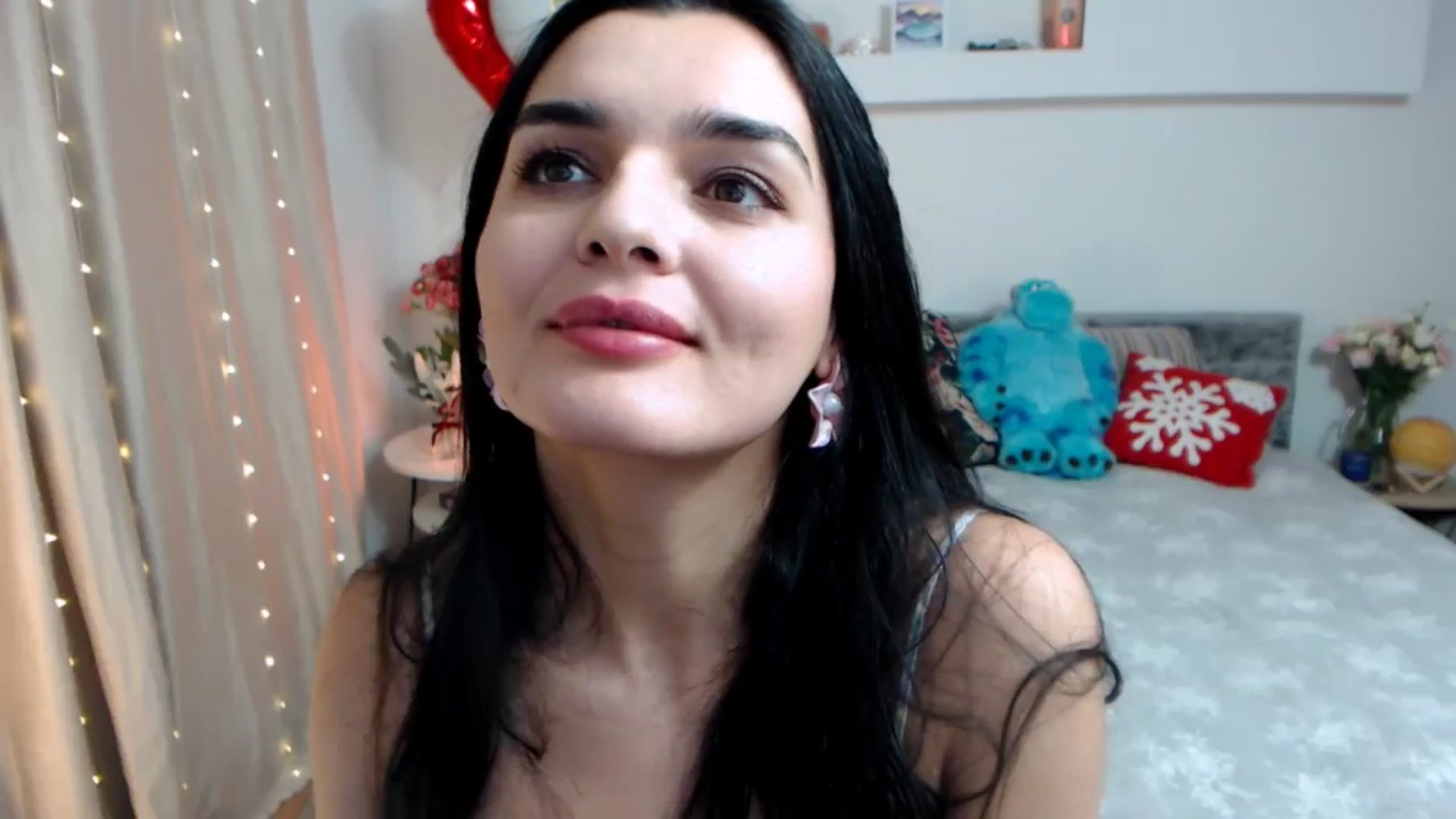 Gallery image thumbnail from Spicy_Eyes's myfreecams stream on, 12/28/2025, 16:57 image 13 of 20