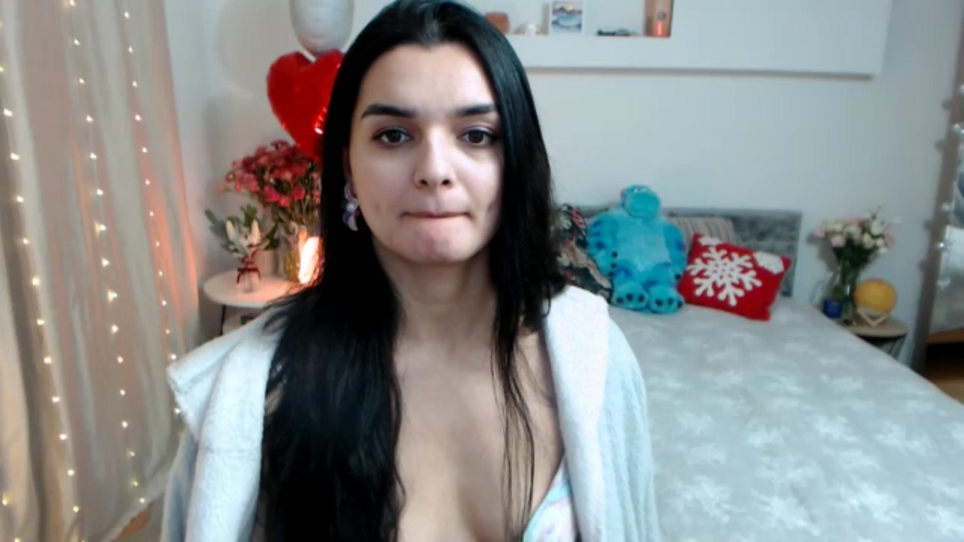 Gallery image thumbnail from Spicy_Eyes's myfreecams stream on, 12/28/2025, 19:07 image 18 of 20
