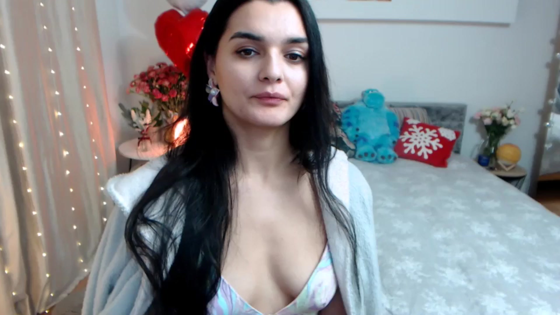 Gallery image thumbnail from Spicy_Eyes's myfreecams stream on, 12/28/2025, 19:07 image 16 of 20