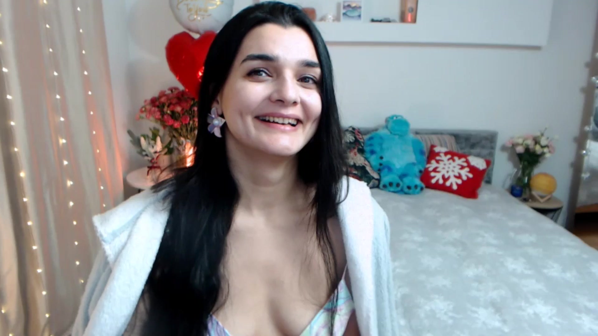 Gallery image thumbnail from Spicy_Eyes's myfreecams stream on, 12/28/2025, 19:07 image 19 of 20