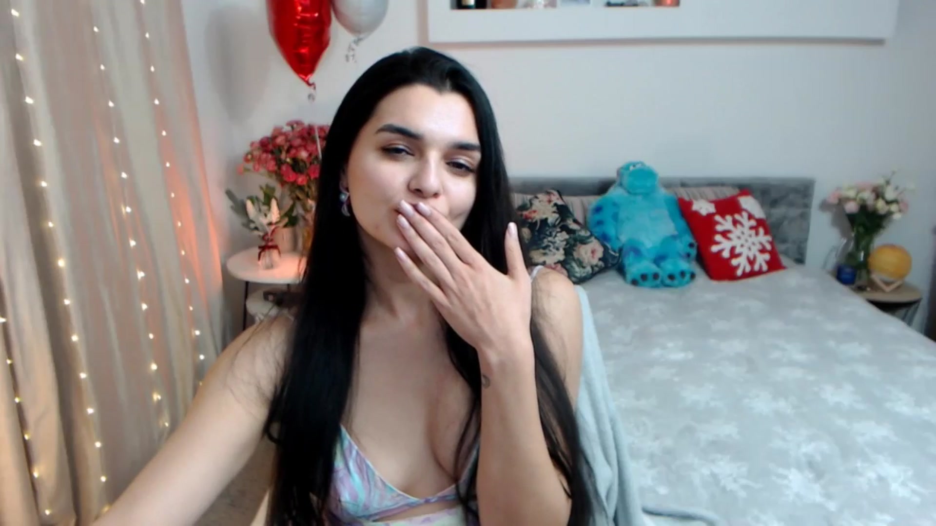 Gallery image thumbnail from Spicy_Eyes's myfreecams stream on, 12/28/2025, 20:14 image 14 of 20
