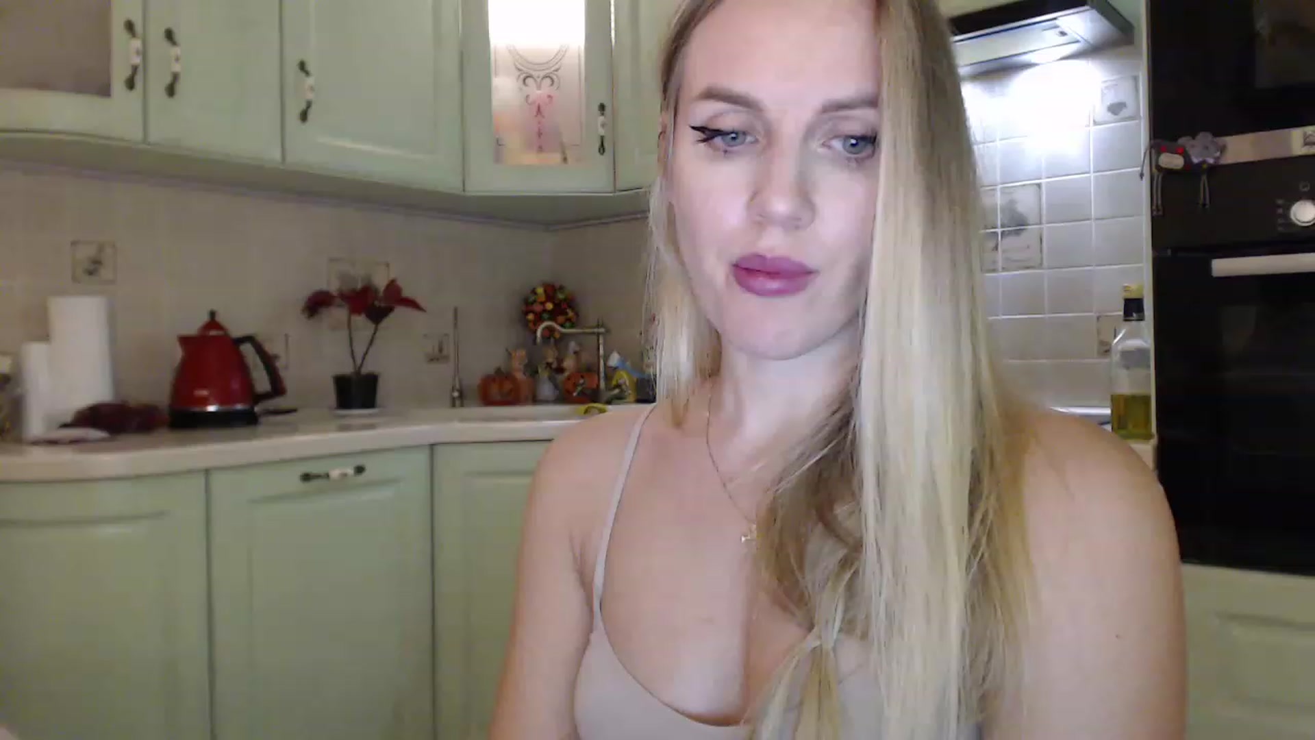 Gallery image thumbnail from Spicy_Giraffe's myfreecams stream on, 12/10/2022, 19:38 image 12 of 20
