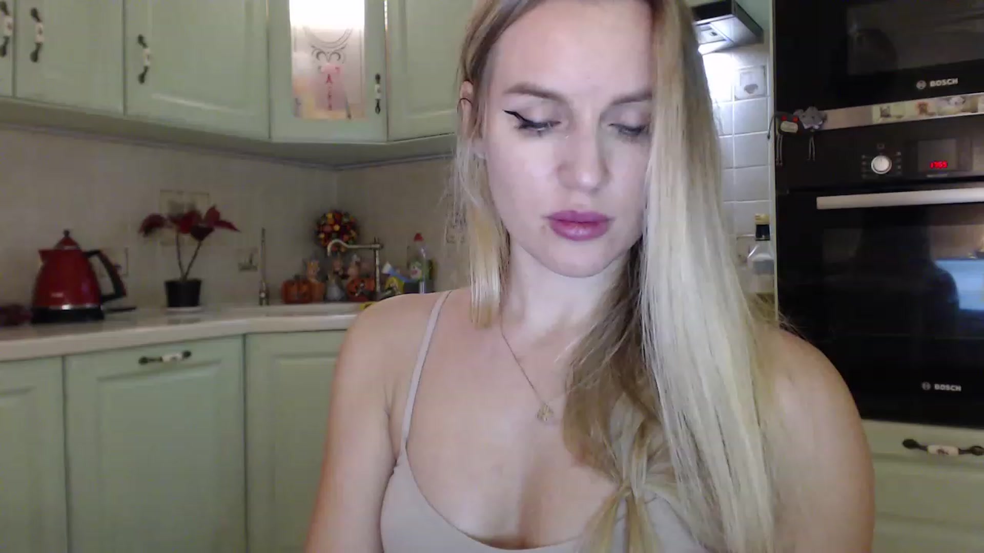 Gallery image thumbnail from Spicy_Giraffe's myfreecams stream on, 12/10/2022, 19:38 image 17 of 20