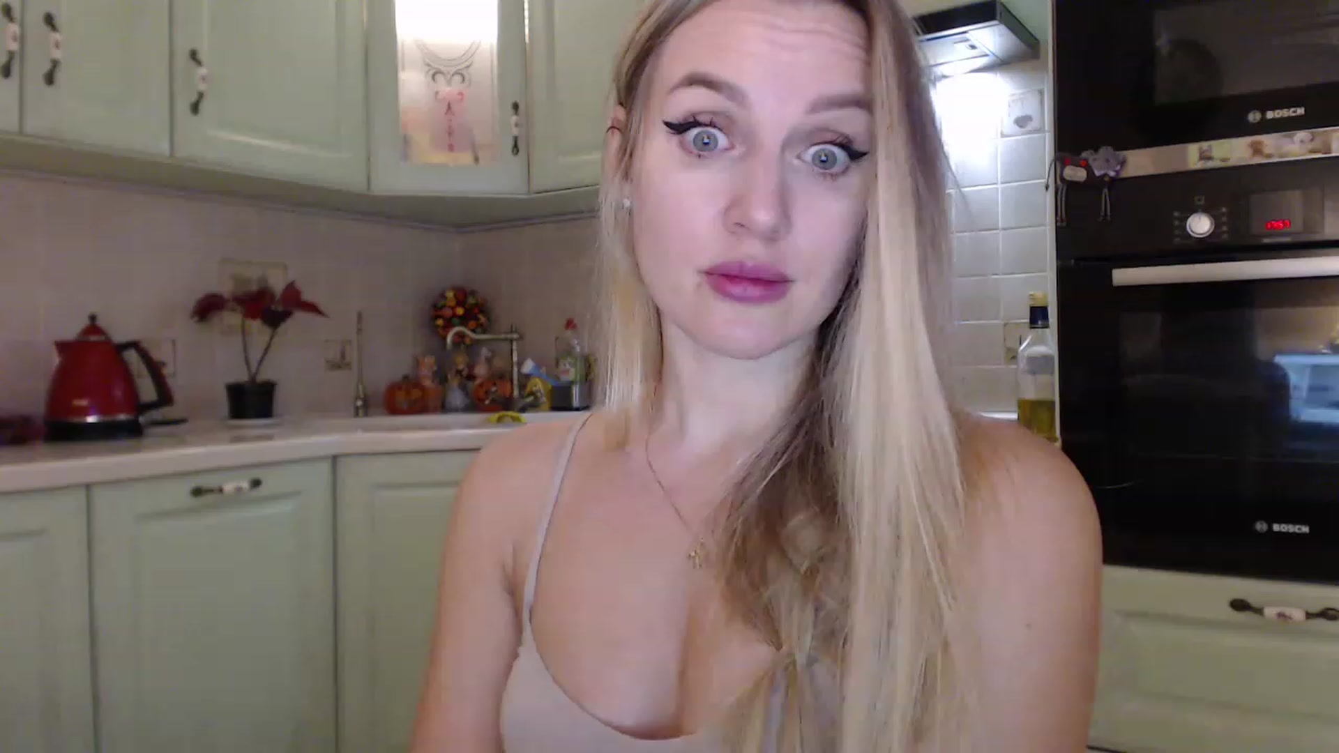 Gallery image thumbnail from Spicy_Giraffe's myfreecams stream on, 12/10/2022, 19:38 image 19 of 20