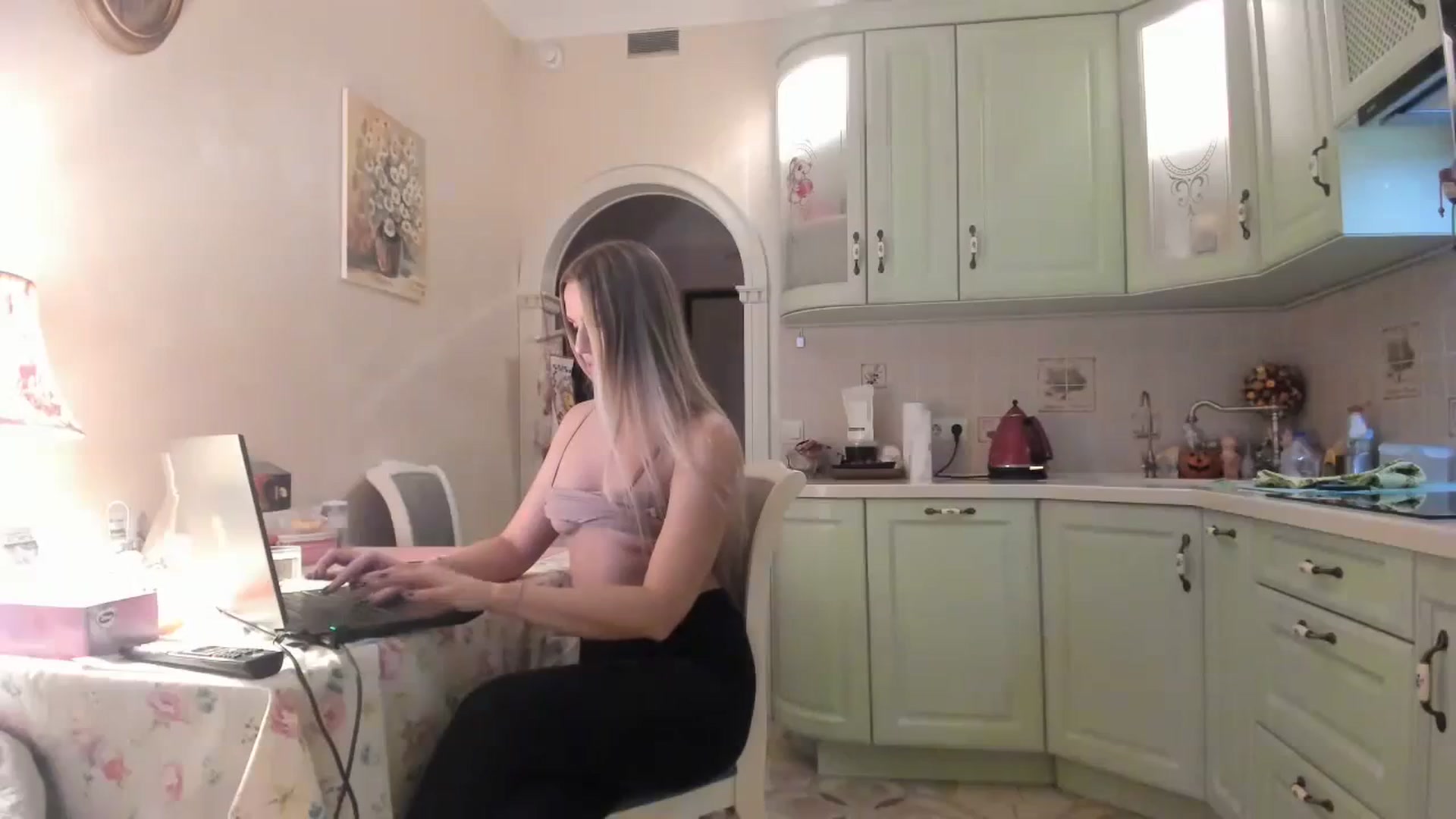 Gallery image thumbnail from Spicy_Giraffe's myfreecams stream on, 02/12/2024, 20:21 image 10 of 20