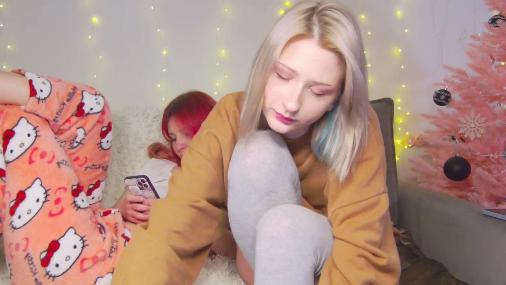 Gallery image thumbnail from Spicy_Love's myfreecams stream on, 12/28/2024, 21:14 image 15 of 20