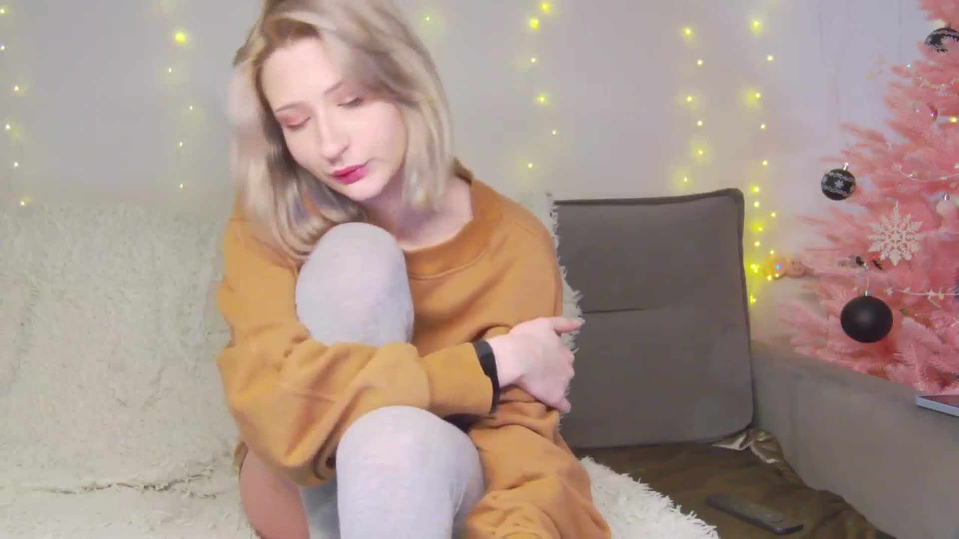 Gallery image thumbnail from Spicy_Love's myfreecams stream on, 12/28/2024, 21:14 image 7 of 20