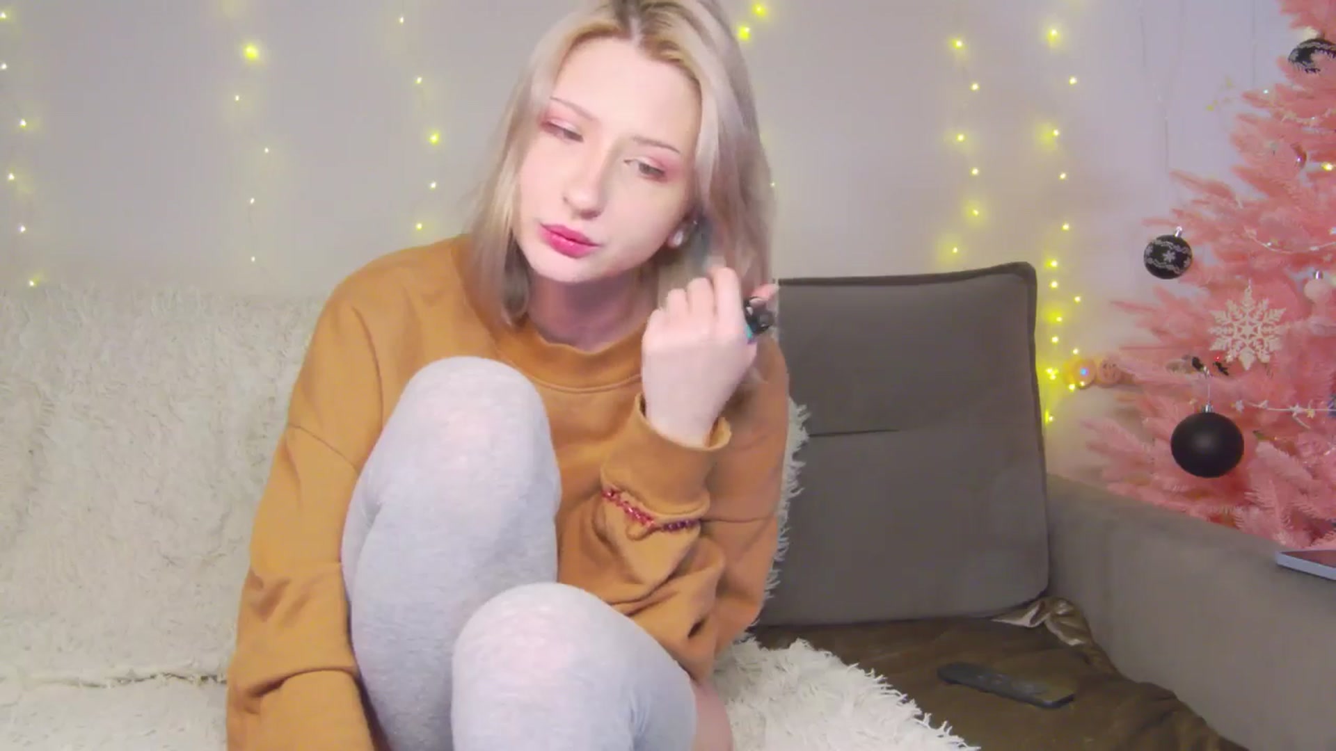 Gallery image thumbnail from Spicy_Love's myfreecams stream on, 12/28/2024, 21:14 image 12 of 20