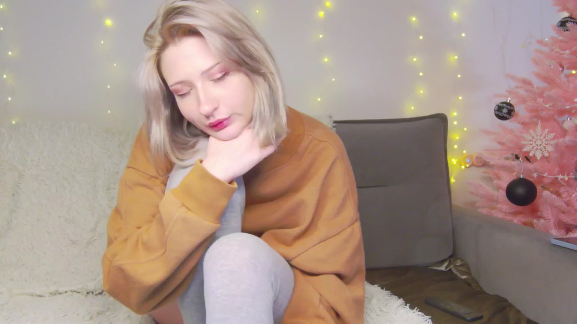 Gallery image thumbnail from Spicy_Love's myfreecams stream on, 12/28/2024, 21:14 image 6 of 20