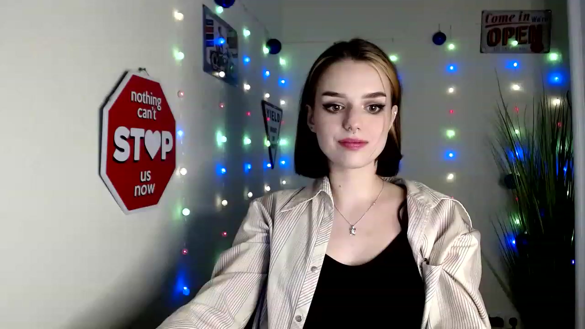 Gallery image thumbnail from Spicy_X's myfreecams stream on, 12/15/2022, 17:21 image 14 of 20