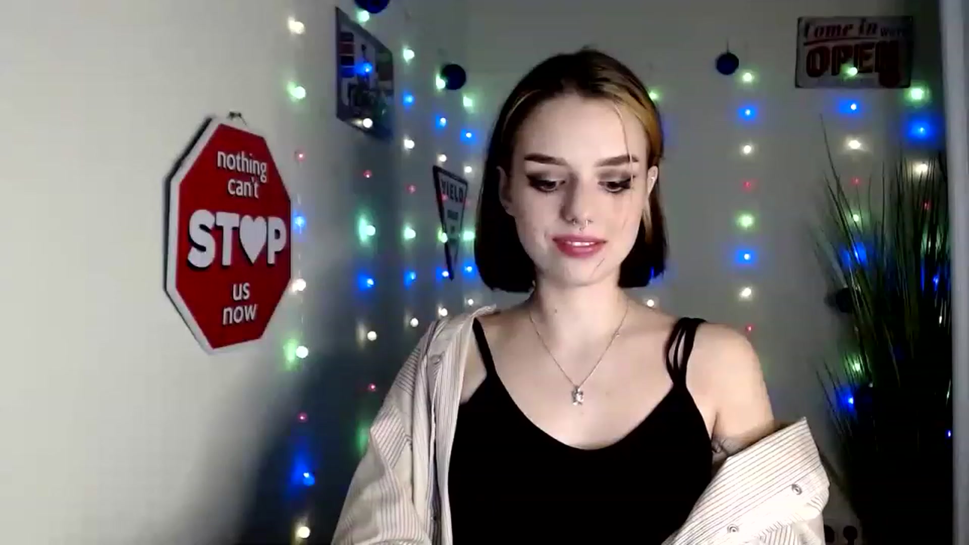 Gallery image thumbnail from Spicy_X's myfreecams stream on, 12/15/2022, 17:21 image 5 of 20
