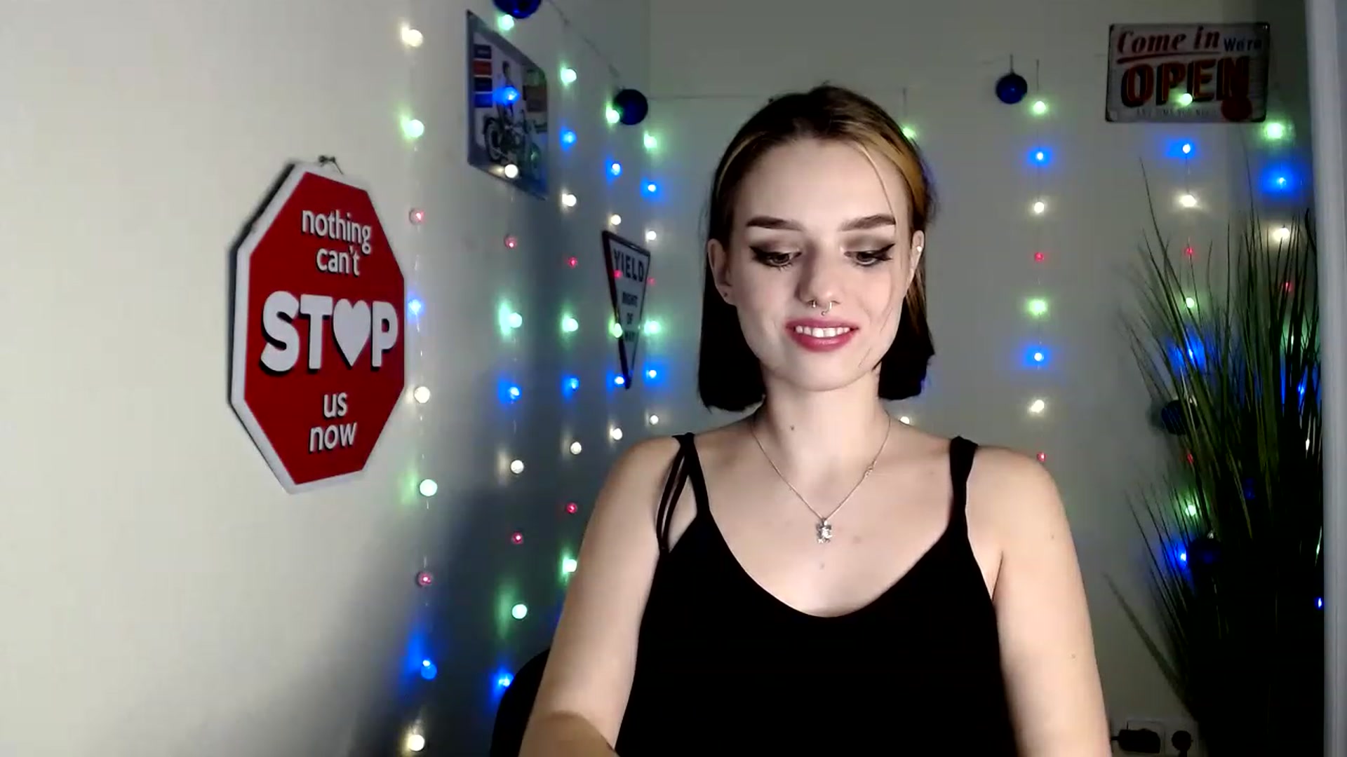 Gallery image thumbnail from Spicy_X's myfreecams stream on, 12/15/2022, 17:21 image 20 of 20
