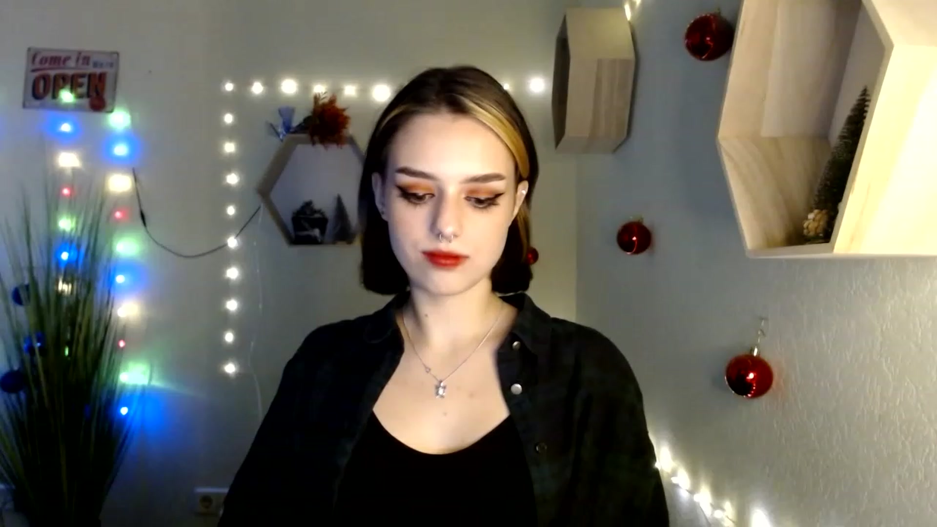 Gallery image thumbnail from Spicy_X's myfreecams stream on, 12/16/2022, 15:35 image 18 of 20