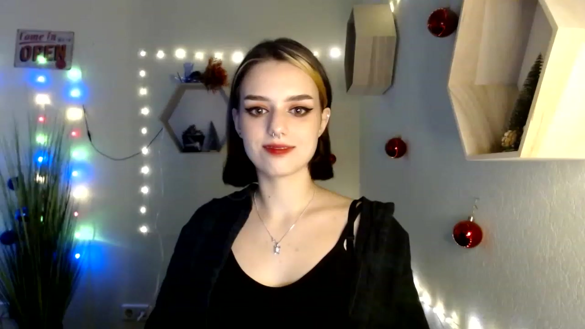 Gallery image thumbnail from Spicy_X's myfreecams stream on, 12/16/2022, 15:35 image 3 of 20