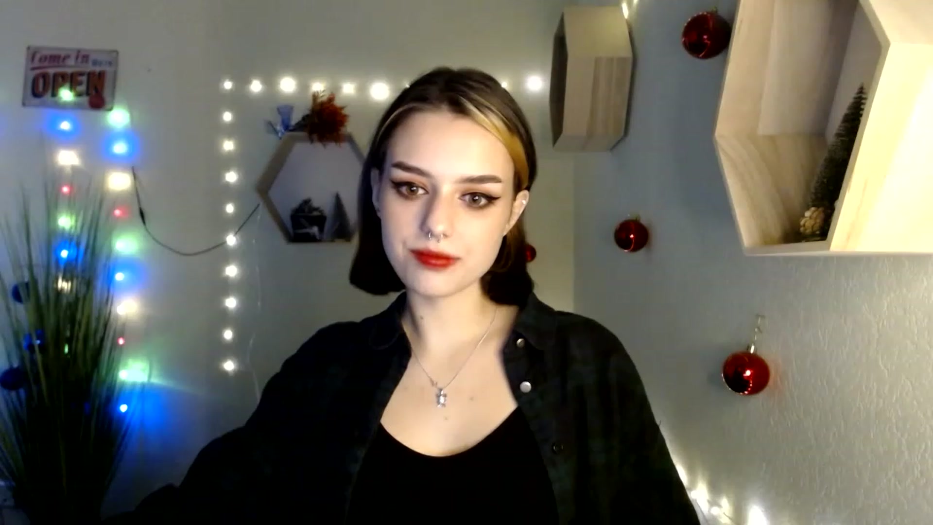 Gallery image thumbnail from Spicy_X's myfreecams stream on, 12/16/2022, 15:35 image 13 of 20