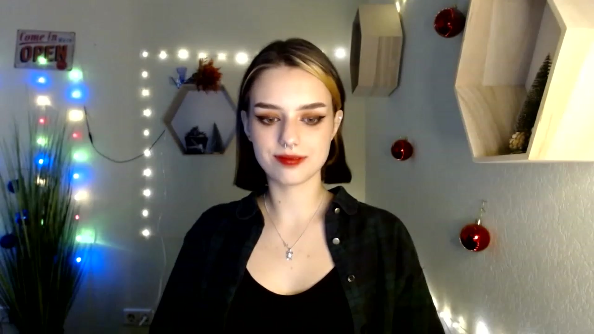 Gallery image thumbnail from Spicy_X's myfreecams stream on, 12/16/2022, 15:35 image 7 of 20