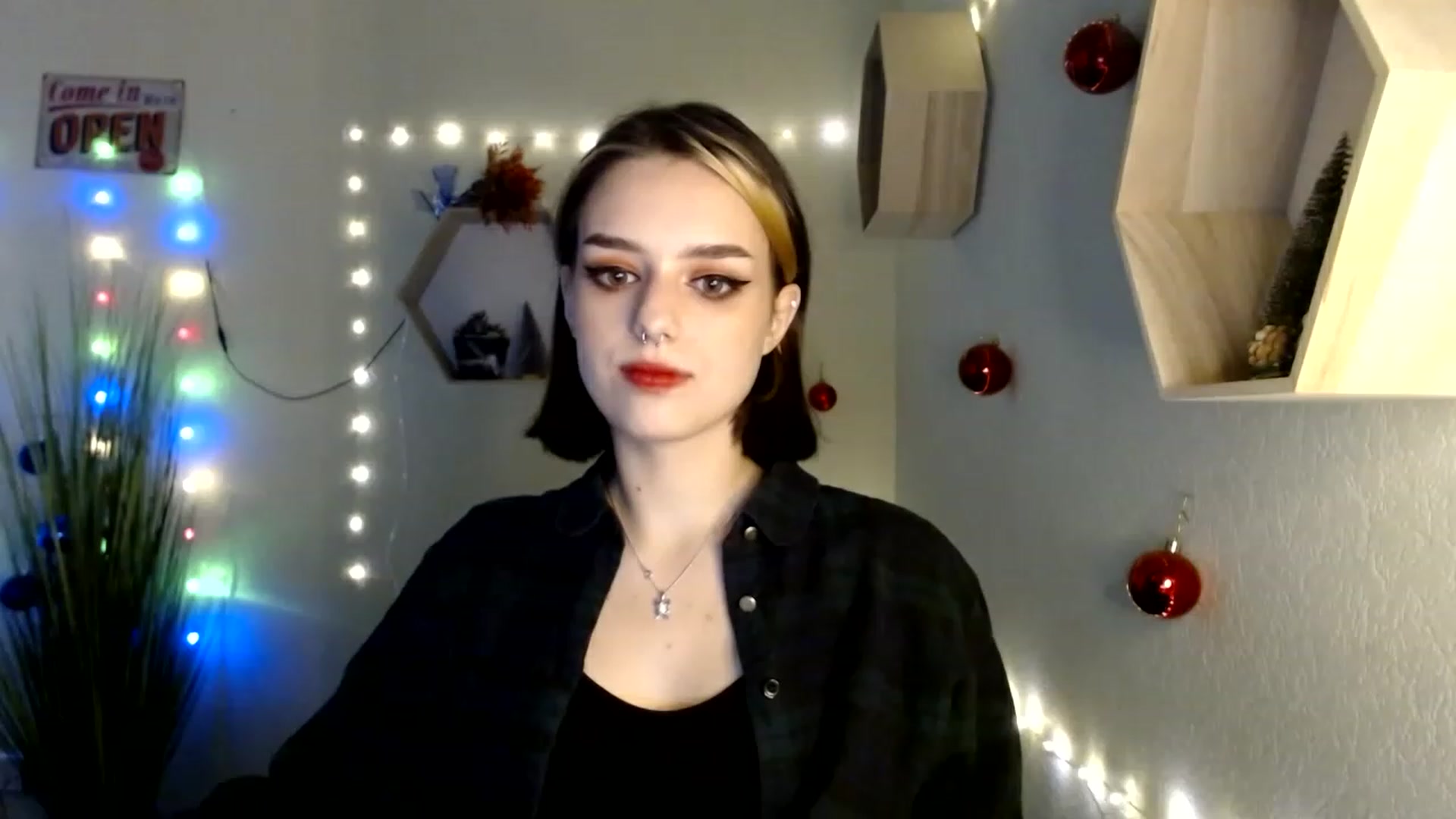 Gallery image thumbnail from Spicy_X's myfreecams stream on, 12/16/2022, 15:35 image 16 of 20