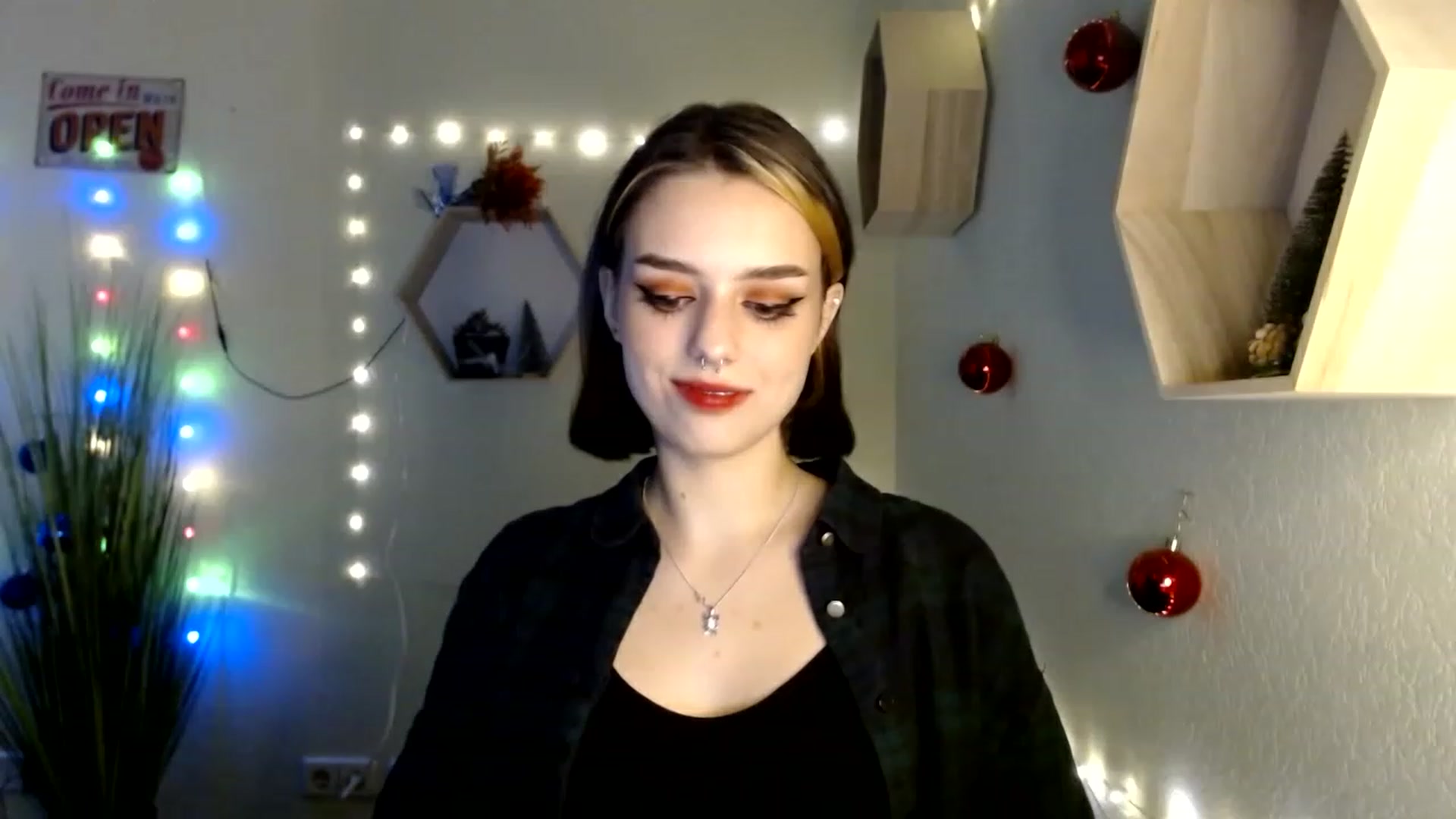 Gallery image thumbnail from Spicy_X's myfreecams stream on, 12/16/2022, 15:35 image 12 of 20