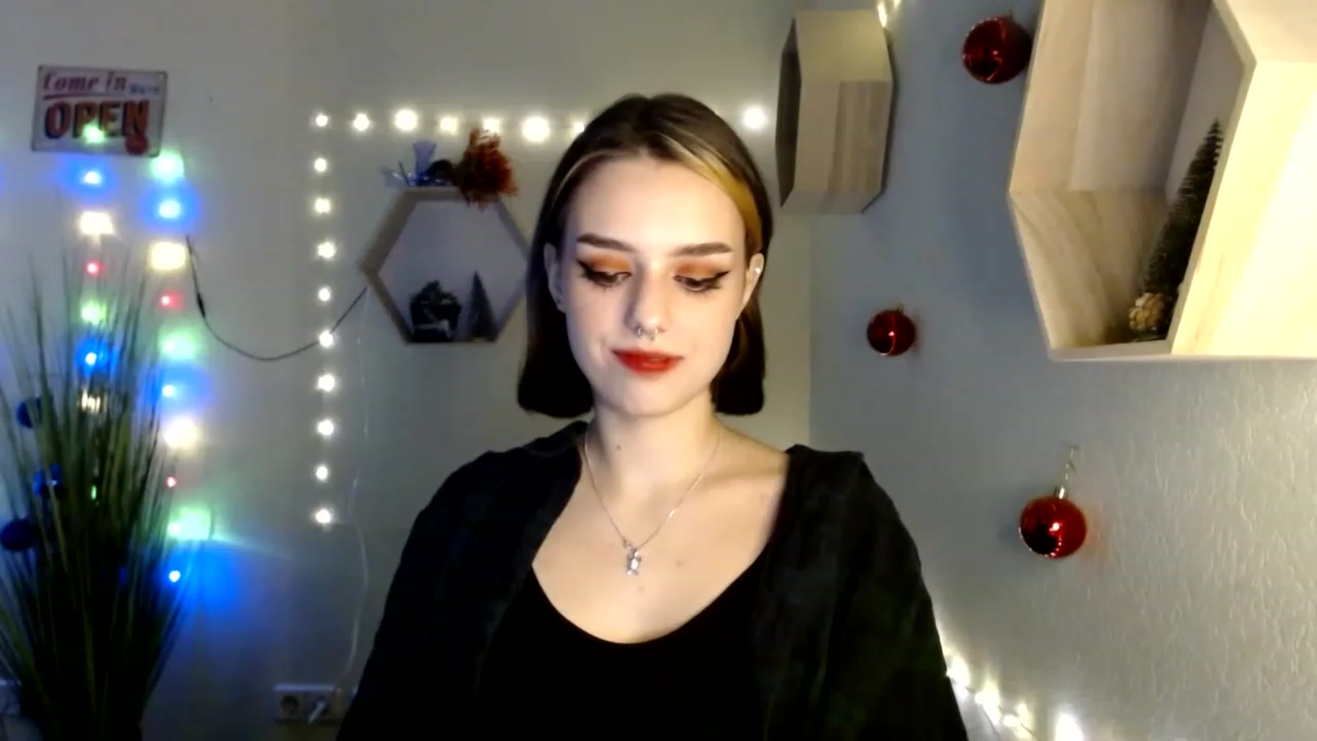 Gallery image thumbnail from Spicy_X's myfreecams stream on, 12/16/2022, 15:35 image 5 of 20