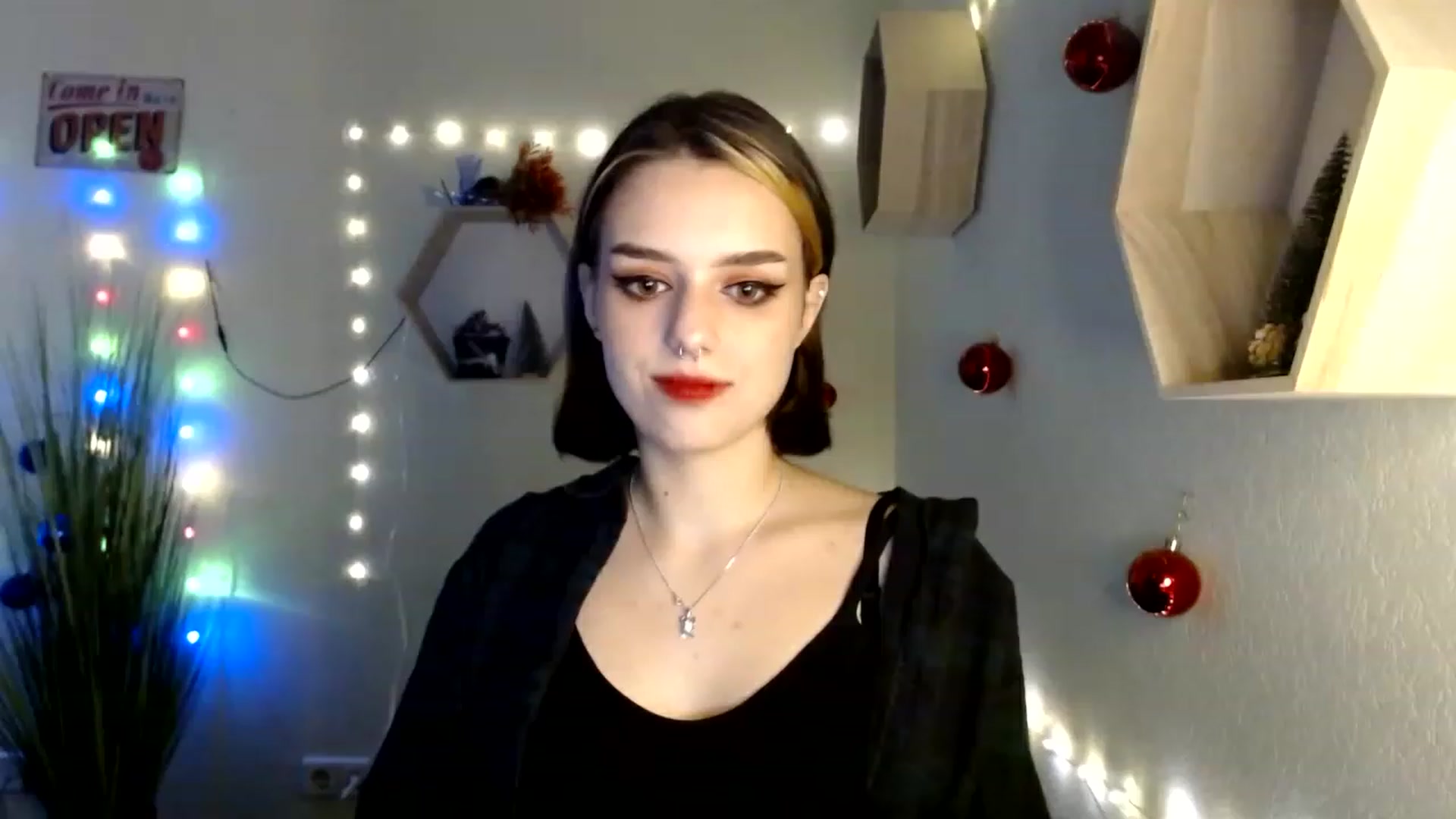 Gallery image thumbnail from Spicy_X's myfreecams stream on, 12/16/2022, 15:35 image 1 of 20