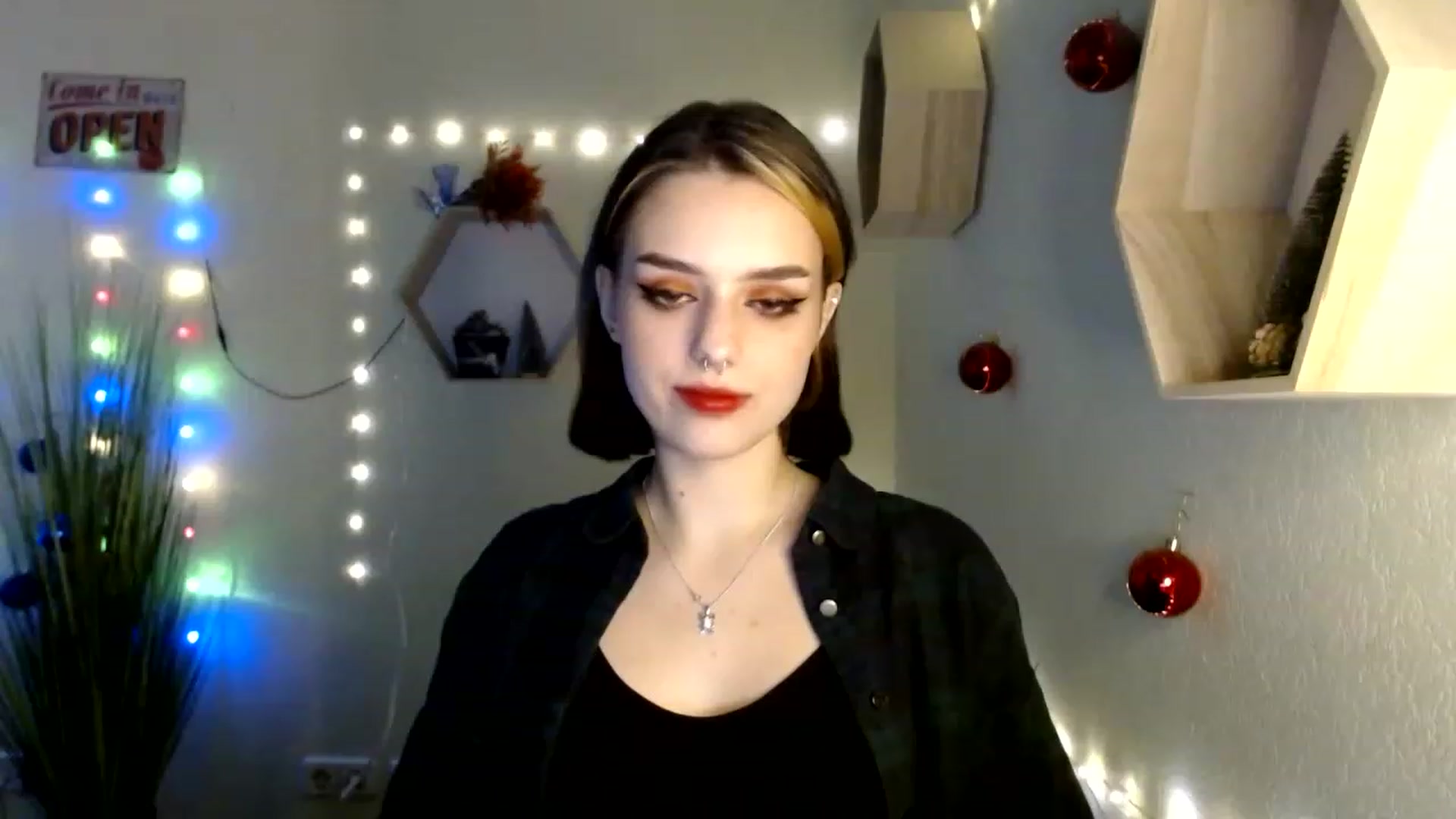 Gallery image thumbnail from Spicy_X's myfreecams stream on, 12/16/2022, 15:35 image 10 of 20