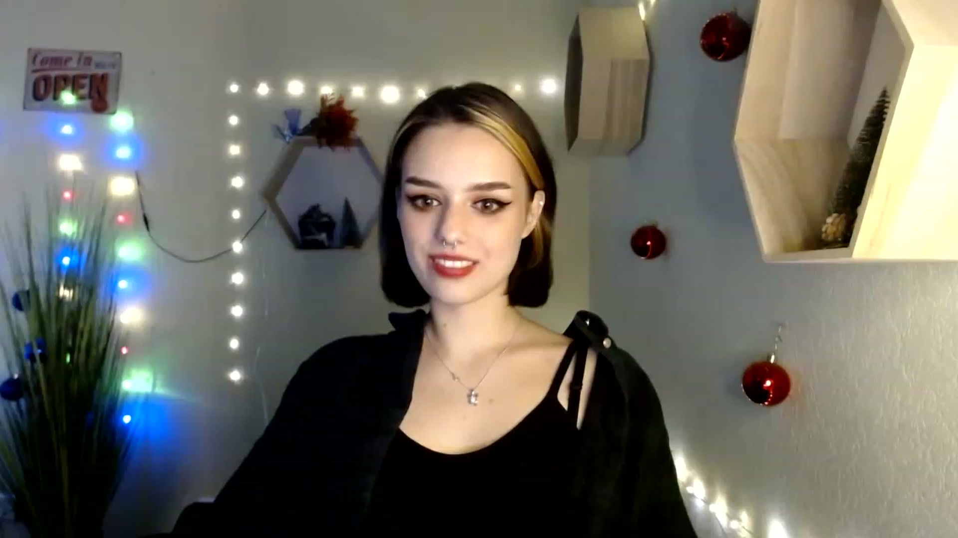 Gallery image thumbnail from Spicy_X's myfreecams stream on, 12/16/2022, 16:03 image 10 of 20