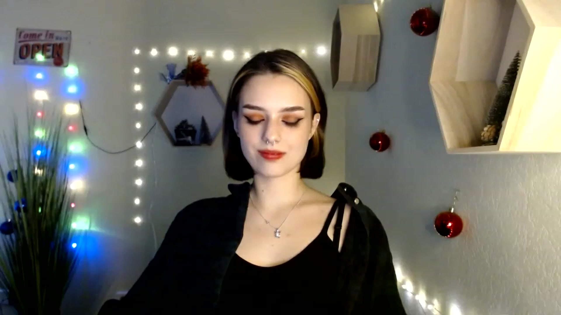 Gallery image thumbnail from Spicy_X's myfreecams stream on, 12/16/2022, 16:03 image 12 of 20