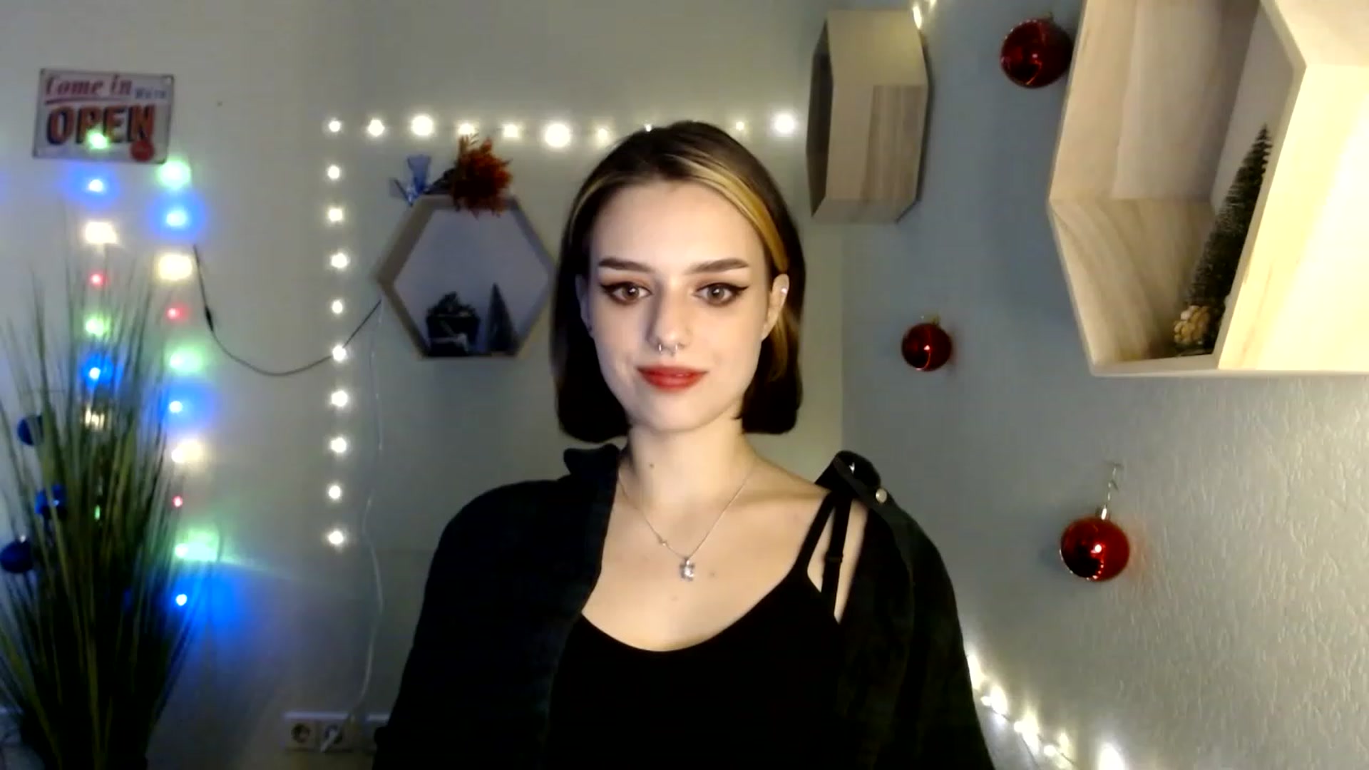 Gallery image thumbnail from Spicy_X's myfreecams stream on, 12/16/2022, 16:03 image 17 of 20