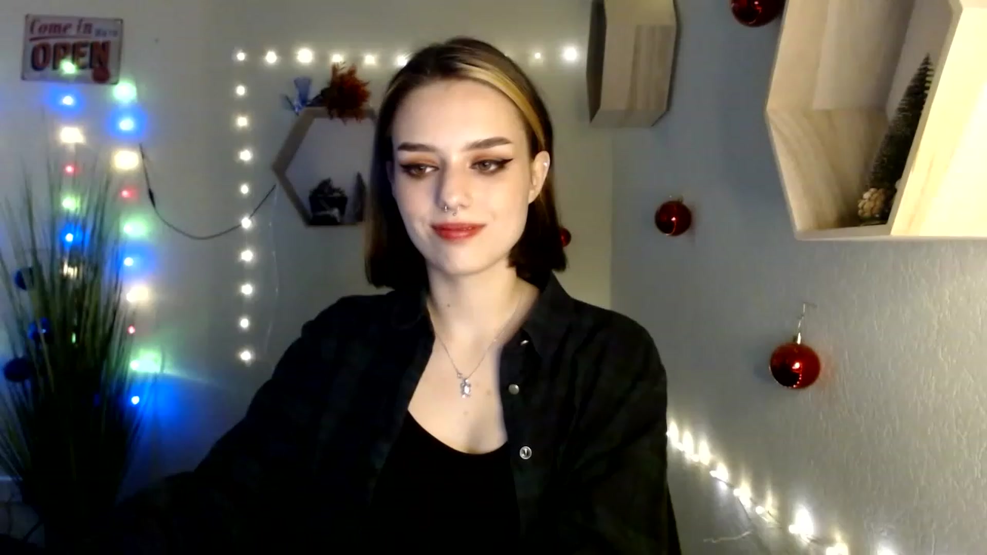 Gallery image thumbnail from Spicy_X's myfreecams stream on, 12/16/2022, 17:38 image 6 of 20