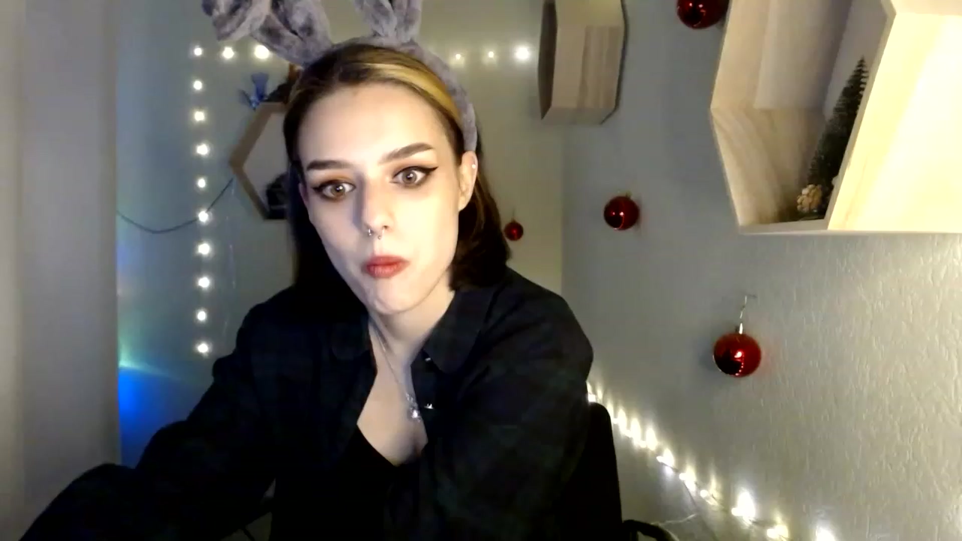Gallery image thumbnail from Spicy_X's myfreecams stream on, 12/16/2022, 17:38 image 12 of 20