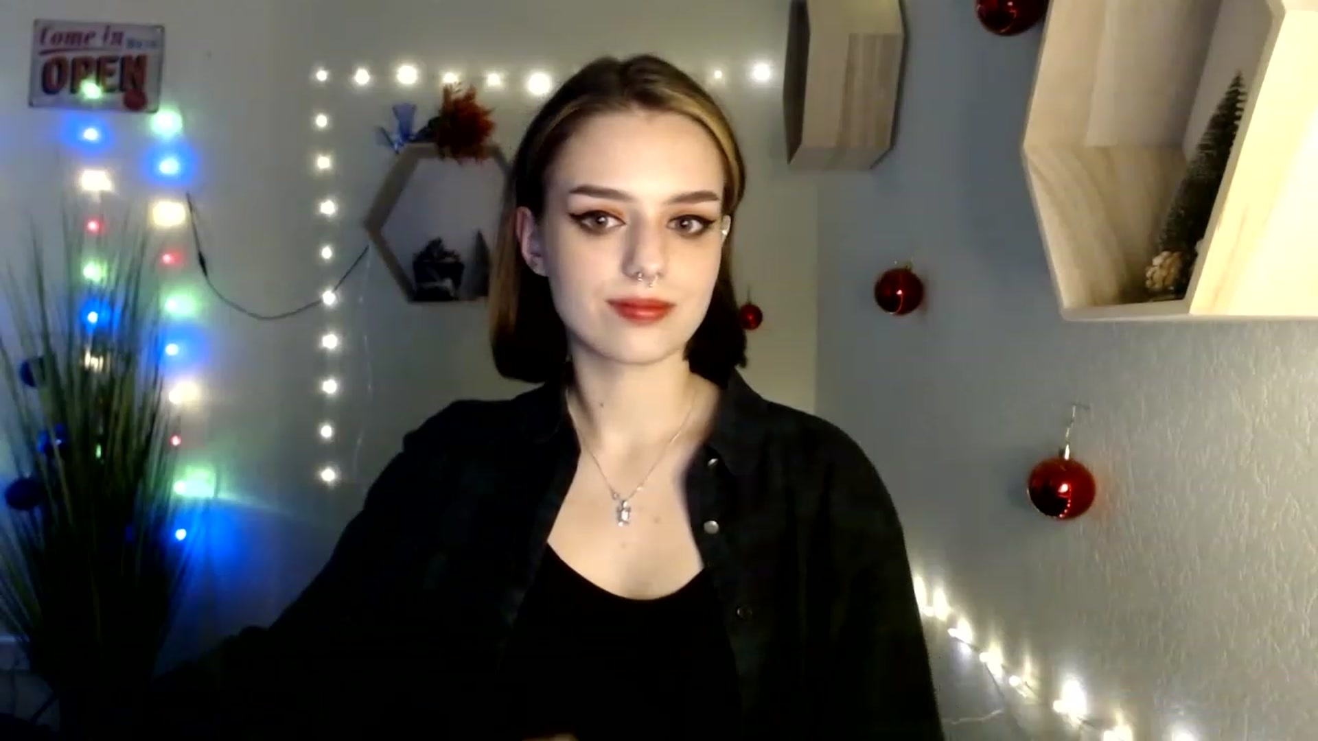 Gallery image thumbnail from Spicy_X's myfreecams stream on, 12/16/2022, 17:38 image 10 of 20