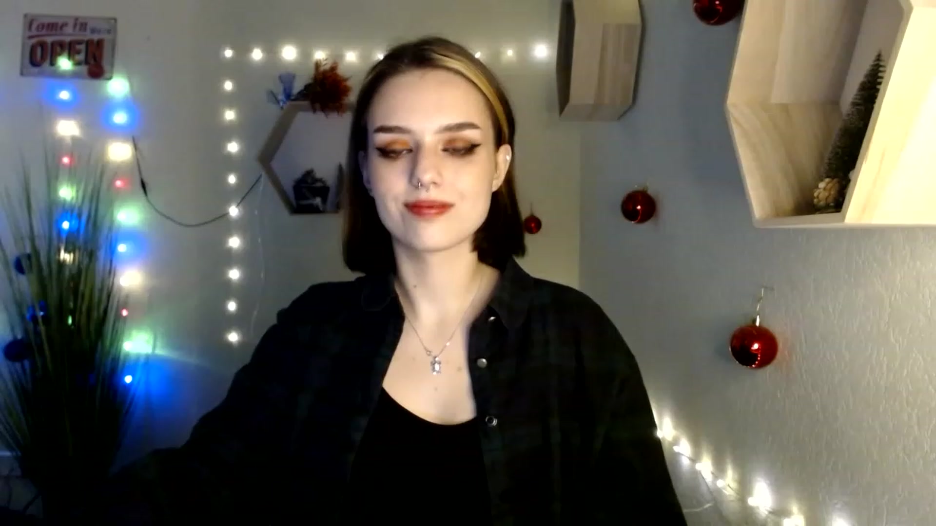Gallery image thumbnail from Spicy_X's myfreecams stream on, 12/16/2022, 17:38 image 5 of 20