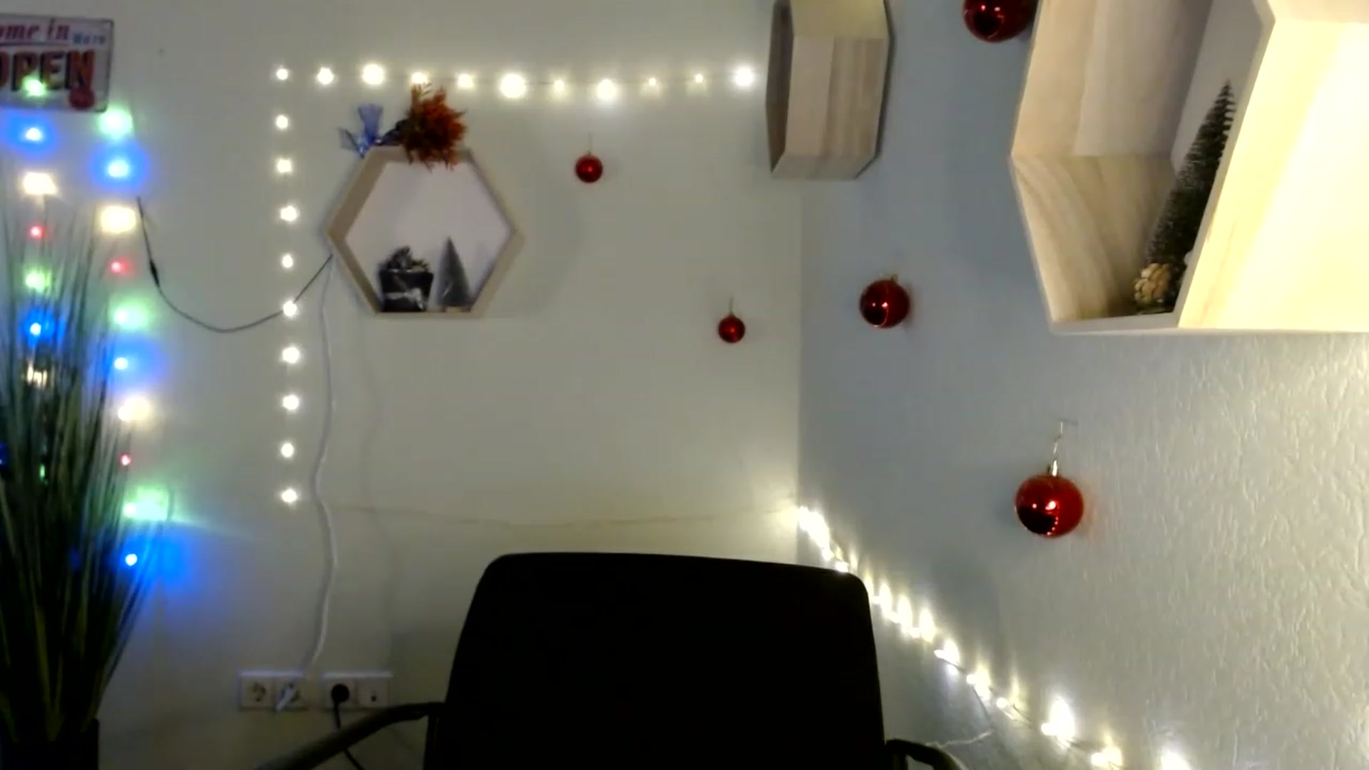 Gallery image thumbnail from Spicy_X's myfreecams stream on, 12/16/2022, 17:38 image 14 of 20