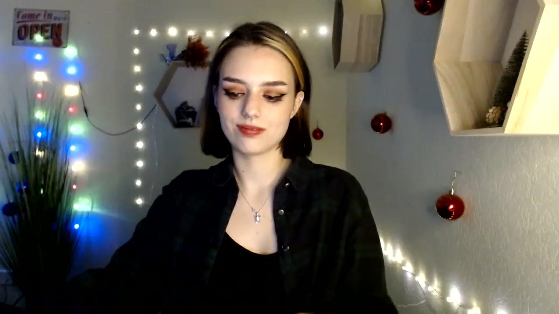 Gallery image thumbnail from Spicy_X's myfreecams stream on, 12/16/2022, 17:38 image 4 of 20