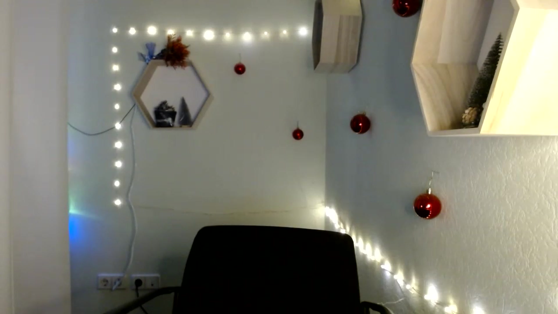 Gallery image thumbnail from Spicy_X's myfreecams stream on, 12/16/2022, 17:38 image 13 of 20