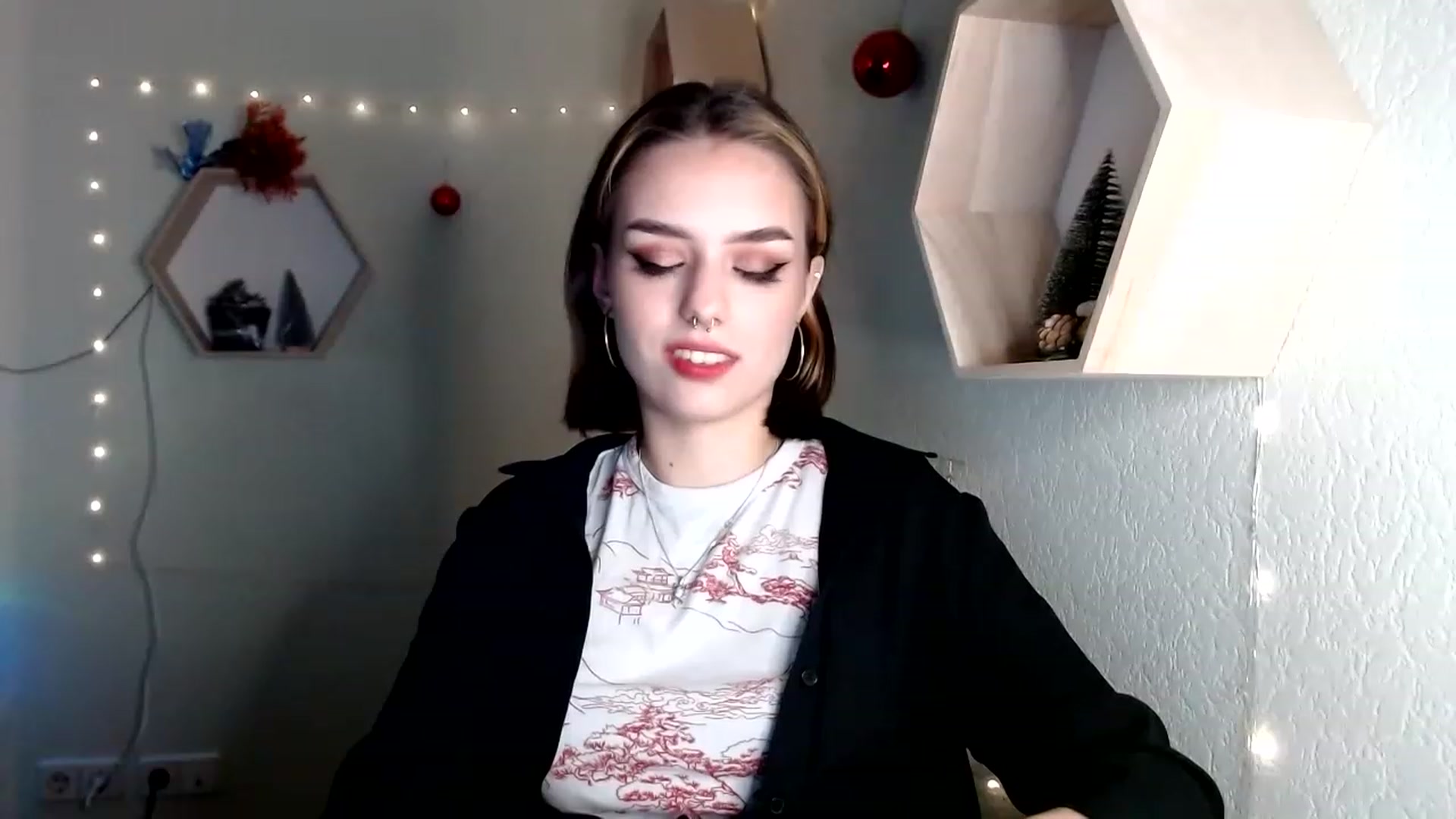 Gallery image thumbnail from Spicy_X's myfreecams stream on, 12/18/2022, 15:58 image 13 of 20