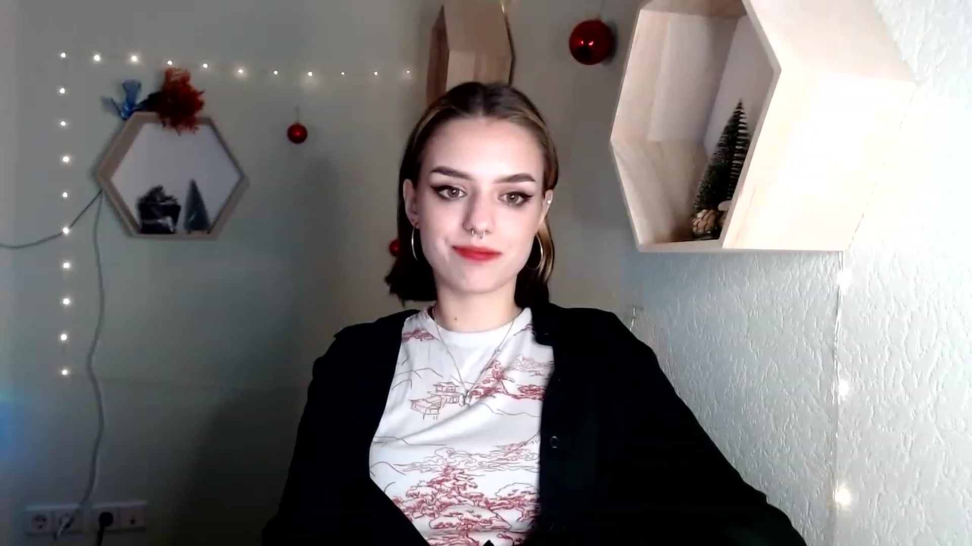 Gallery image thumbnail from Spicy_X's myfreecams stream on, 12/18/2022, 17:32 image 15 of 20