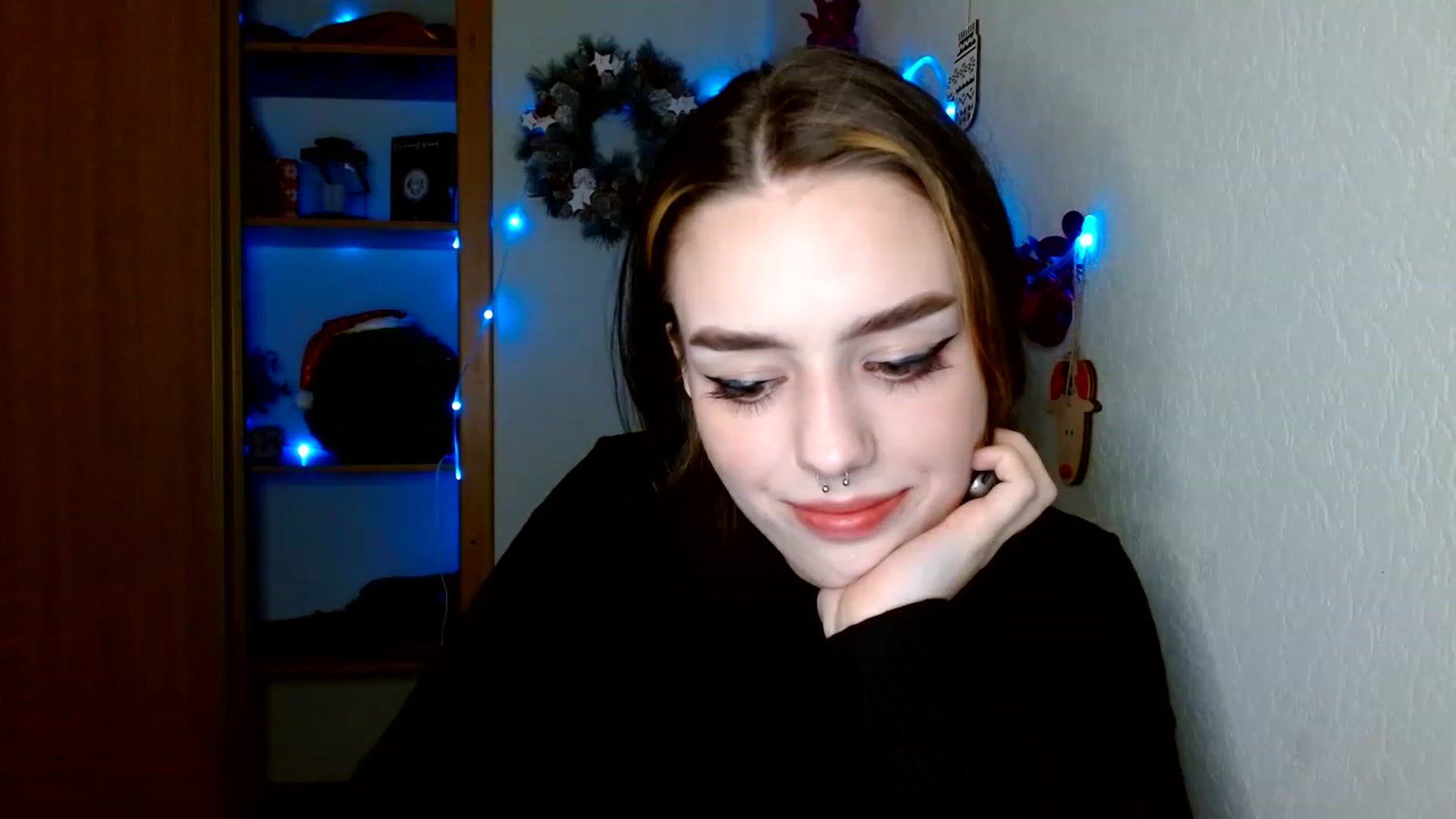 Gallery image thumbnail from Spicy_X's myfreecams stream on, 12/20/2022, 14:17 image 17 of 20