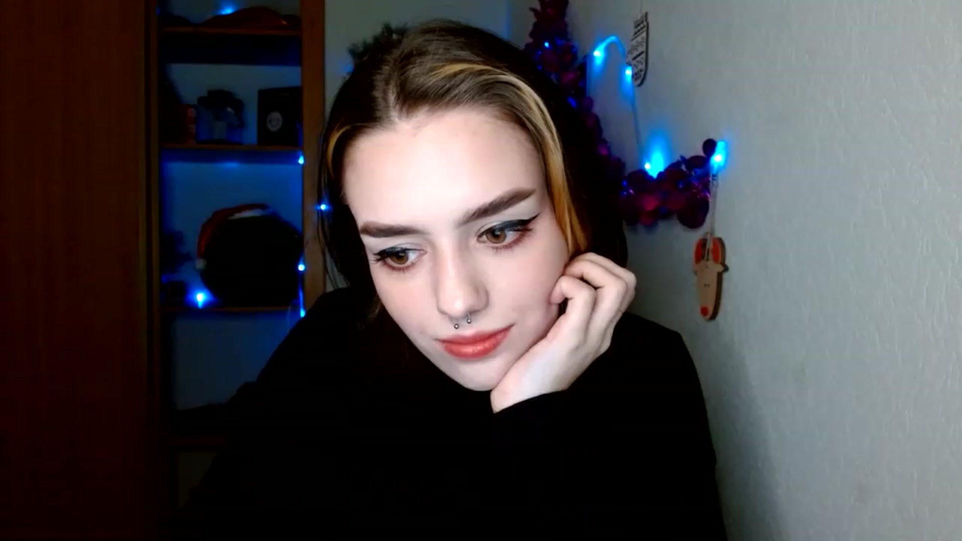 Gallery image thumbnail from Spicy_X's myfreecams stream on, 12/20/2022, 14:17 image 19 of 20