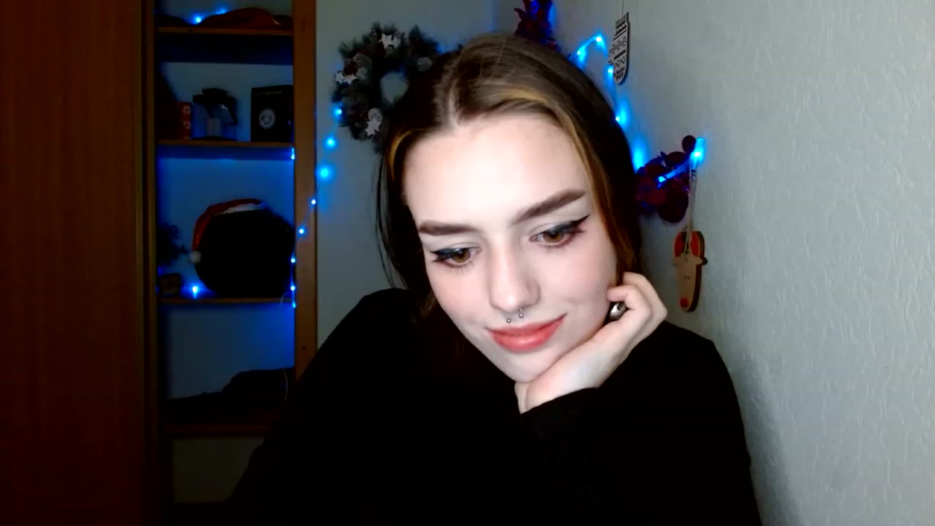 Gallery image thumbnail from Spicy_X's myfreecams stream on, 12/20/2022, 14:17 image 16 of 20