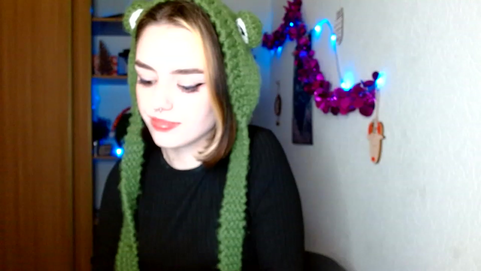 Gallery image thumbnail from Spicy_X's myfreecams stream on, 12/20/2022, 16:27 image 9 of 20