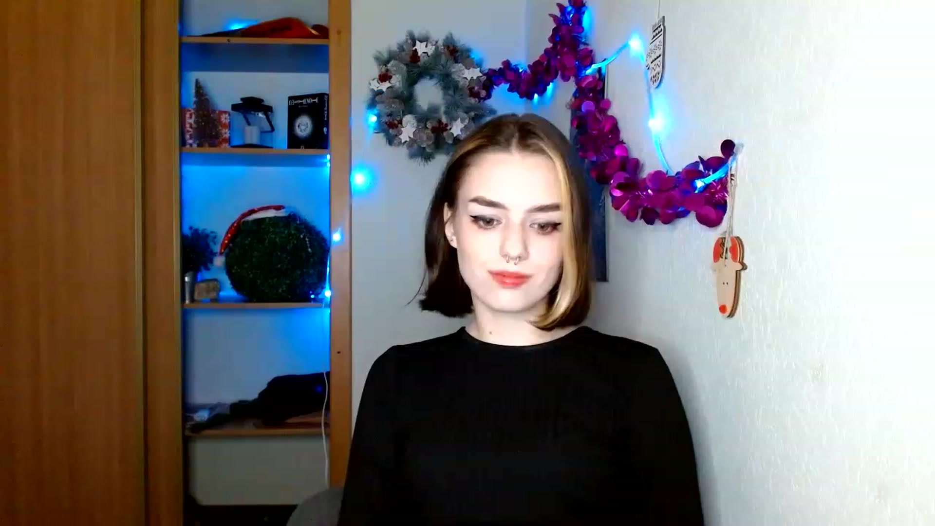 Gallery image thumbnail from Spicy_X's myfreecams stream on, 12/20/2022, 16:27 image 5 of 20