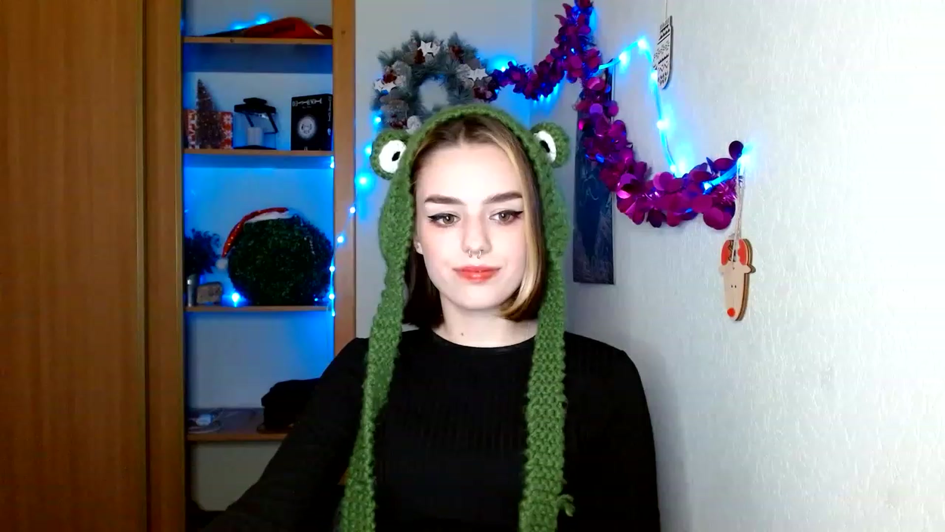 Gallery image thumbnail from Spicy_X's myfreecams stream on, 12/20/2022, 16:27 image 18 of 20