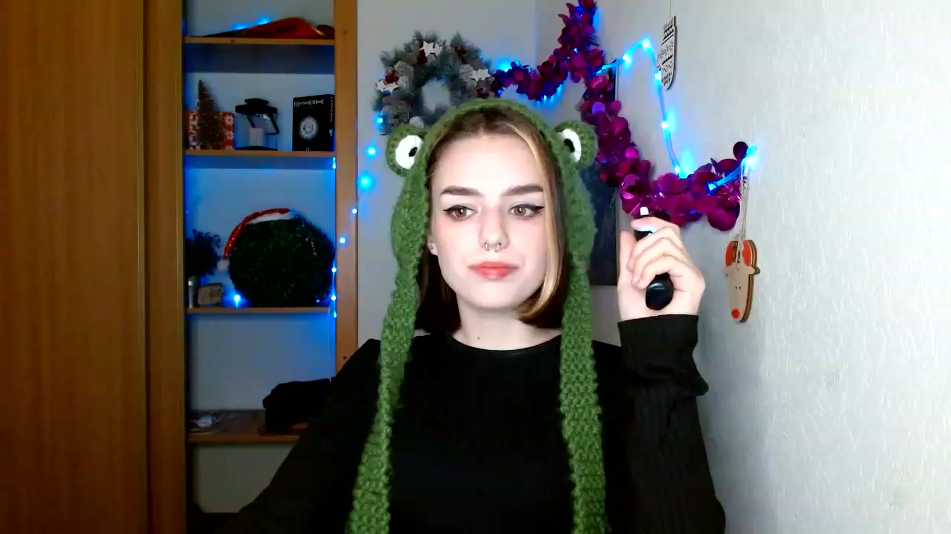 Gallery image thumbnail from Spicy_X's myfreecams stream on, 12/20/2022, 16:27 image 15 of 20