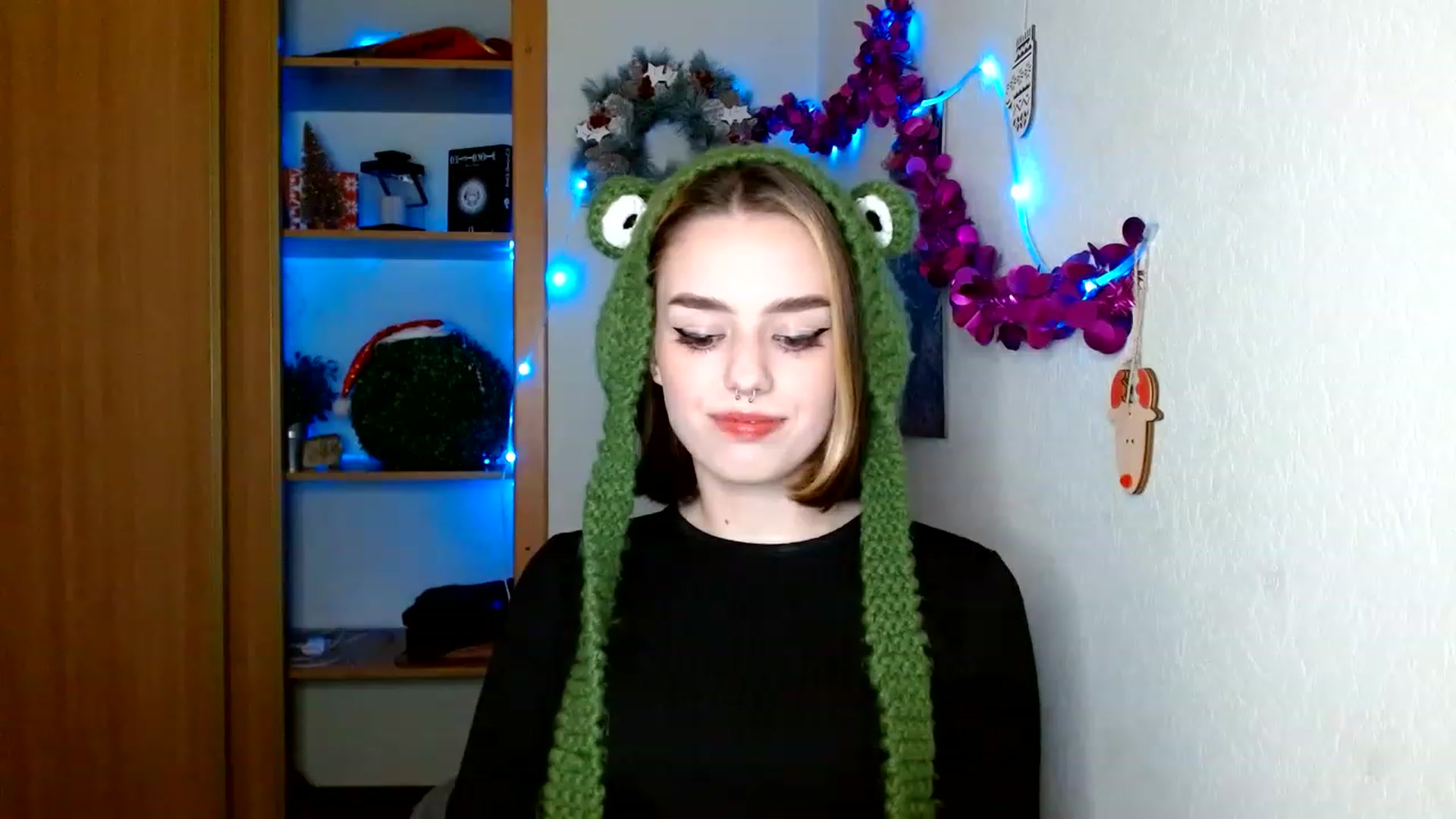 Gallery image thumbnail from Spicy_X's myfreecams stream on, 12/20/2022, 16:27 image 14 of 20