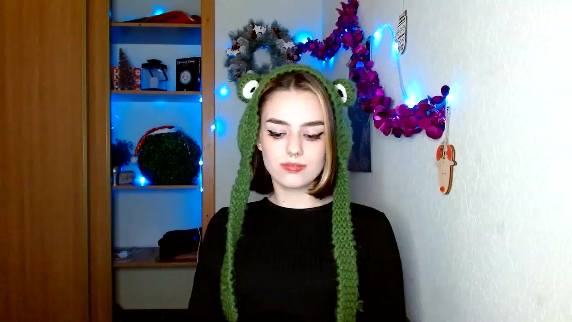 Gallery image thumbnail from Spicy_X's myfreecams stream on, 12/20/2022, 16:27 image 13 of 20