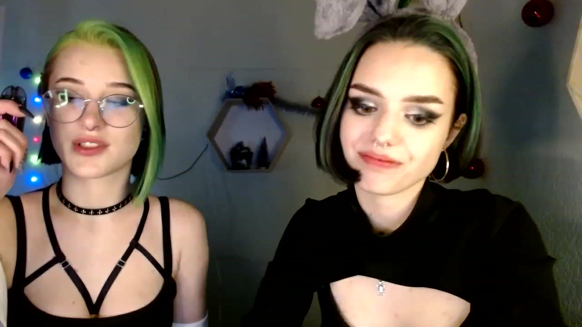 Gallery image thumbnail from Spicy_X's myfreecams stream on, 01/08/2023, 17:09 image 18 of 20