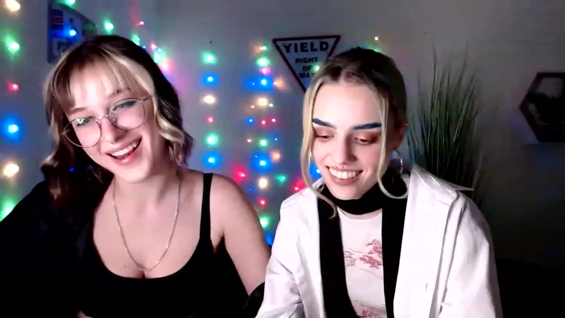 Gallery image thumbnail from Spicy_X's myfreecams stream on, 05/12/2023, 14:43 image 17 of 20