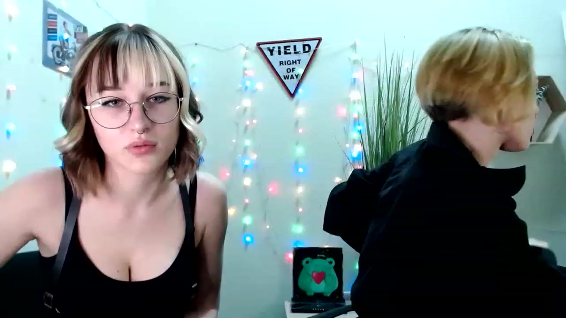 Gallery image thumbnail from Spicy_X's myfreecams stream on, 05/25/2023, 17:13 image 10 of 20